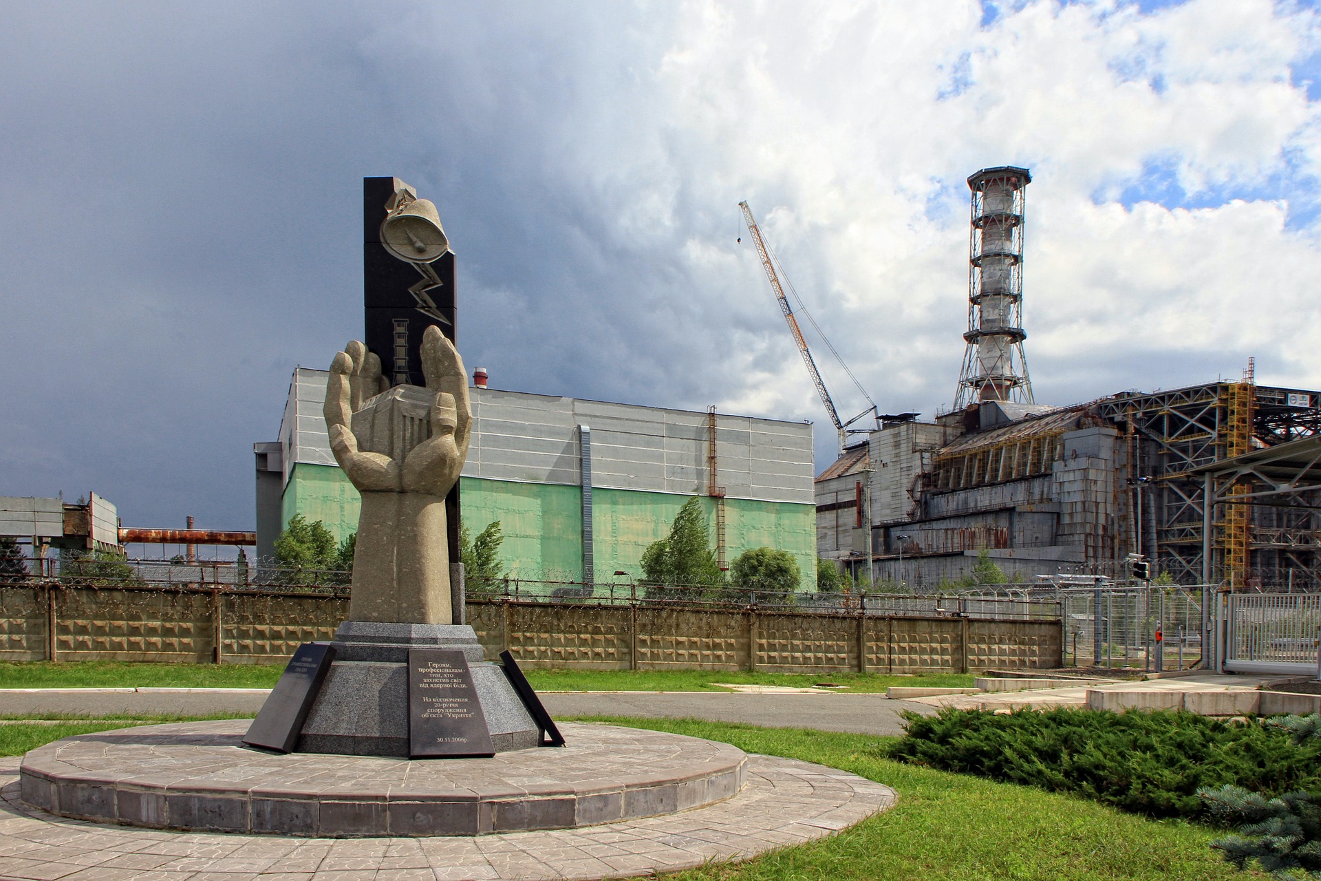 Reactor 4 and monument